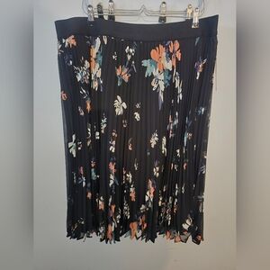 Evri Black Floral Pleated Skirt